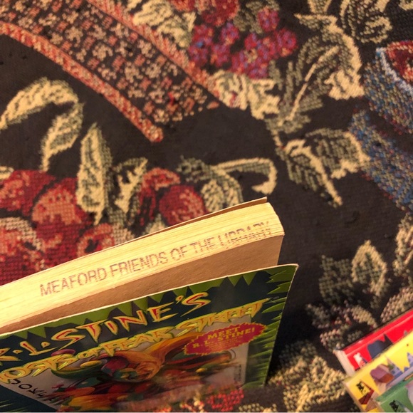 Lot of 5 Ghosts of Fear Street by R.L. Stine books - Picture 15 of 15